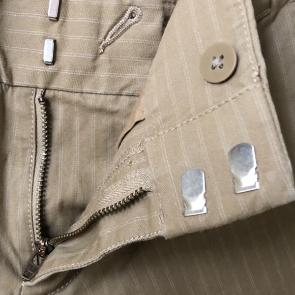 Banana Republic Tan Pinstripe Stretch Capri pants - Picture 4 of 4
